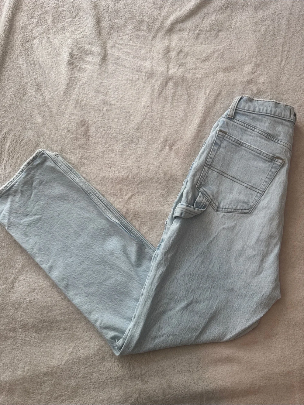 Abercrombie & Fitch Light Wash High-Rise Jeans - Pale Blue